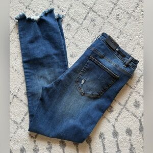 Straight Leg Women’s Jeans in Dark Blue with Frayed Hem